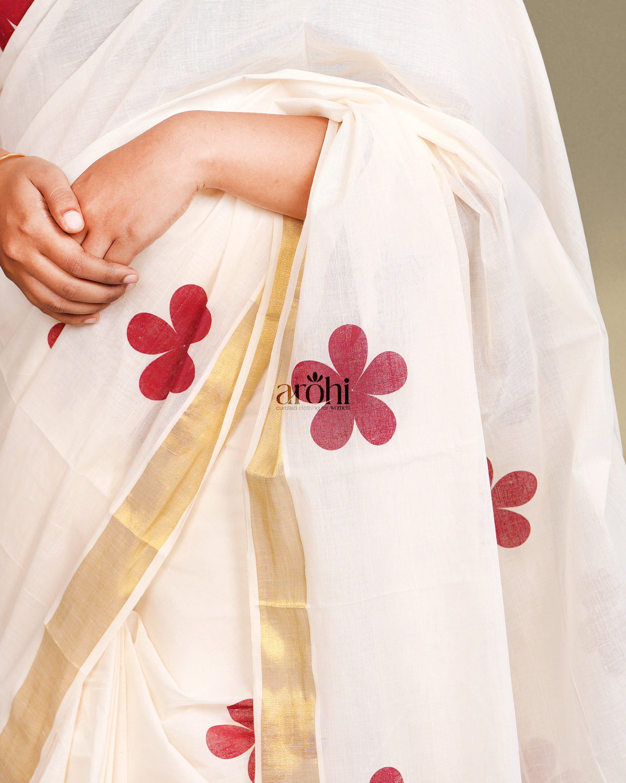 Poovu - Red